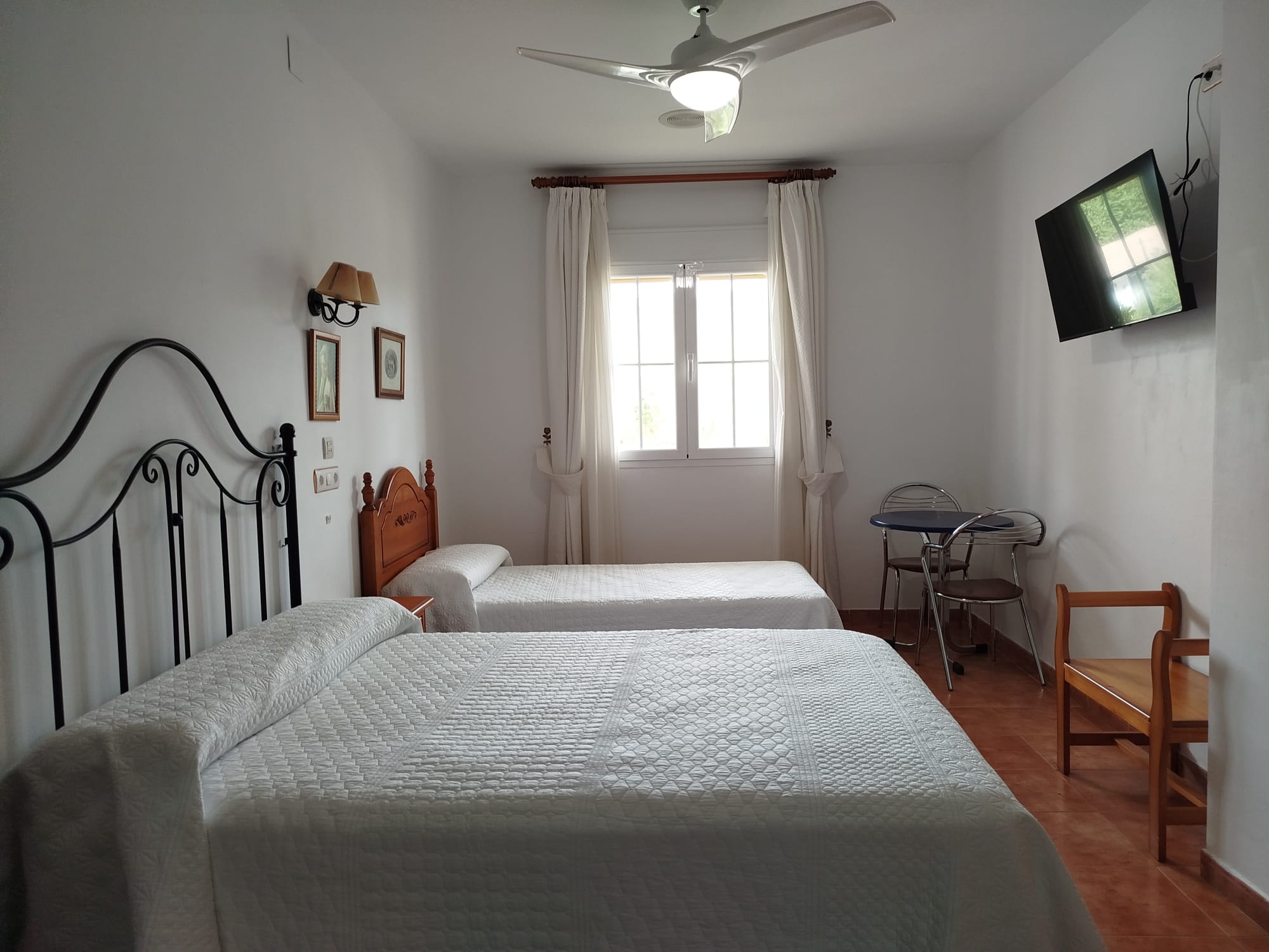 Cama doble con baño privado